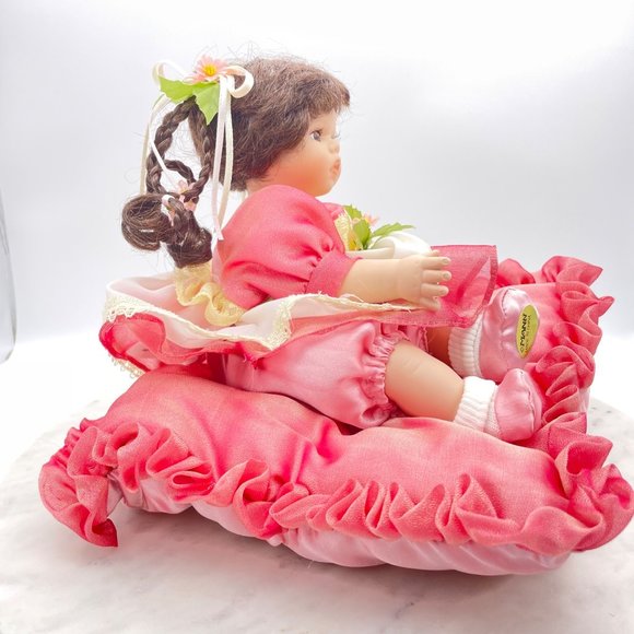 Seymour Mann Doll Connoiseur Collection Musical Erin Porcelain Plays "Aura Lee" - Picture 16 of 16